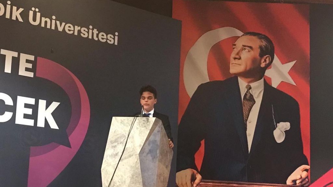 Öğrencimiz Disiplinlerarası Yaklaşımlar Ulusal Kongresi'nde bildiri sunumunu gerçekleştirdi.